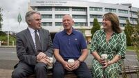 English tourist returns to Irish hospital to thank doctor who saved his life