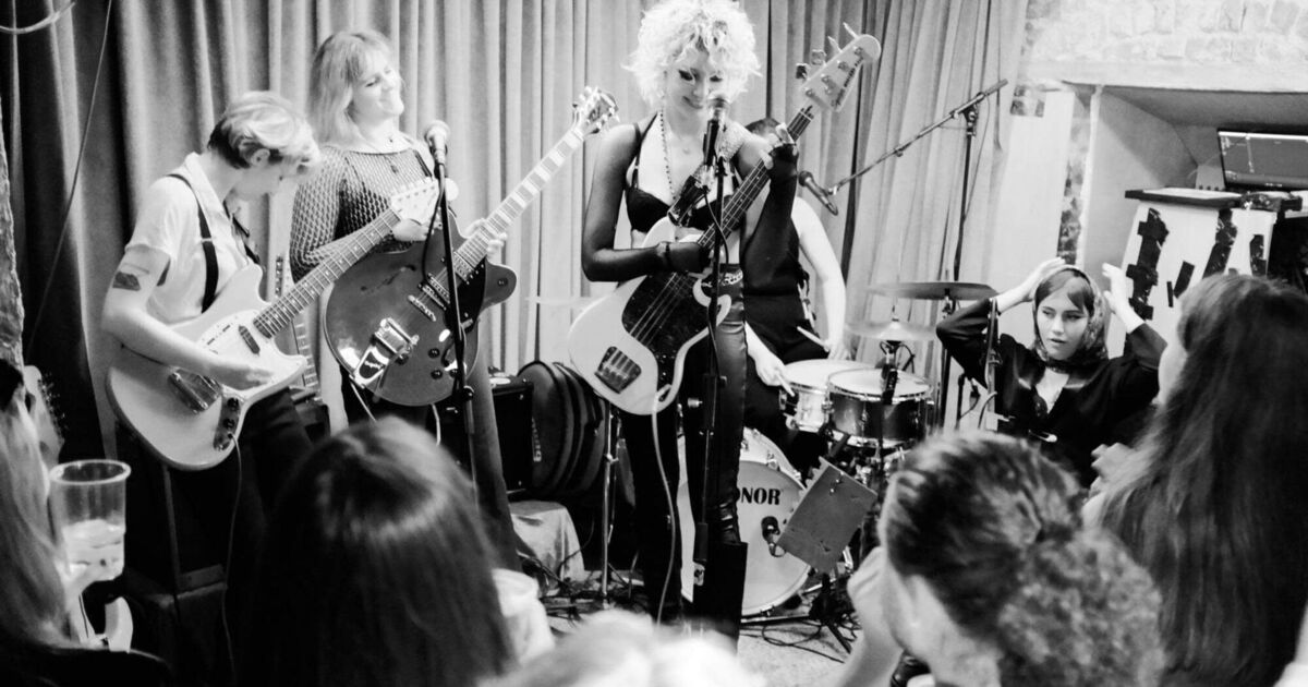 I Dreamed I Dream: "Five feral women making horrible, loud noises" ...super! - Vimarsana News