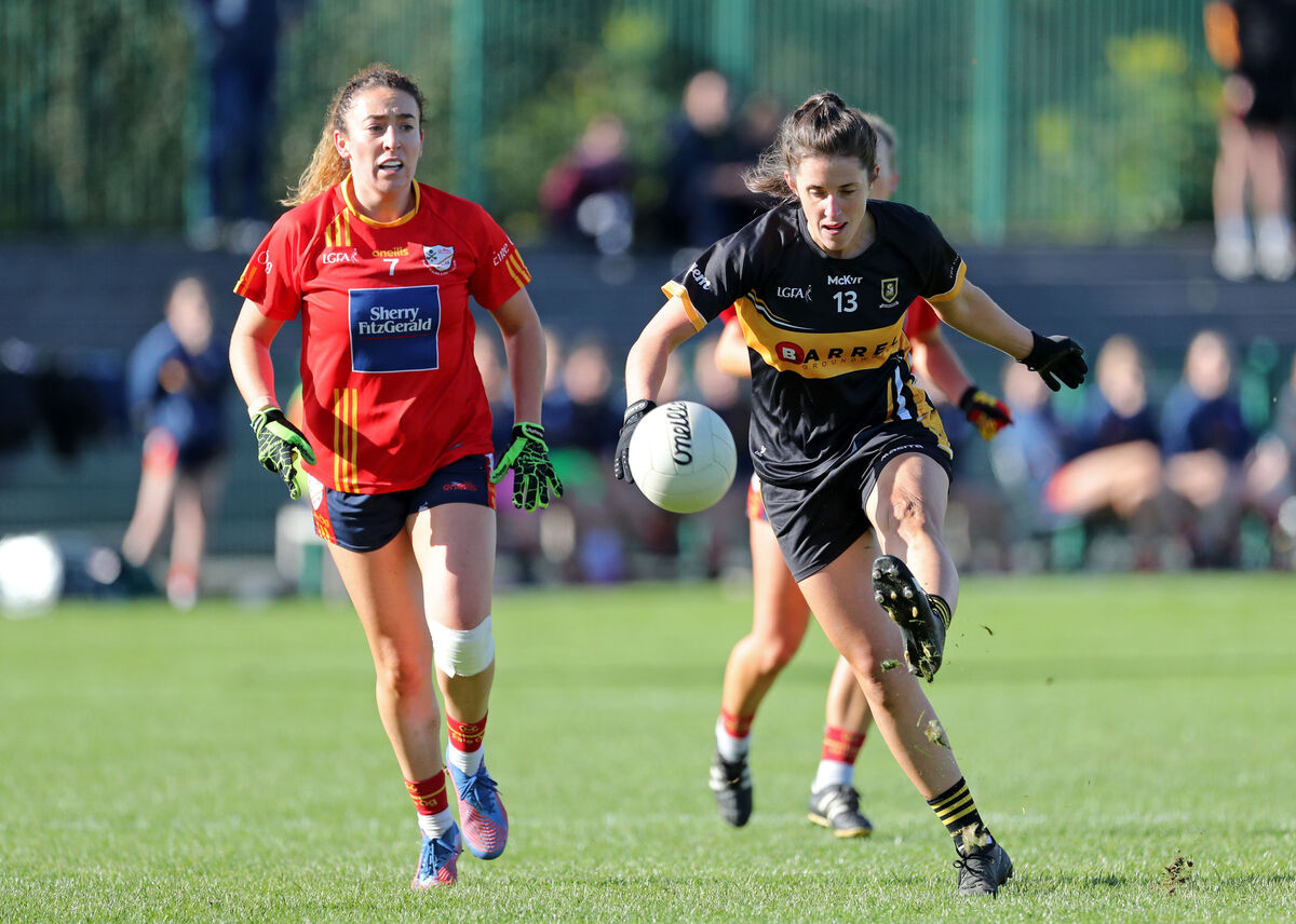  Ciara O'Sullivan, Mourneabbey, passes from Aishling O'Connell, Éire Óg. Picture: Jim Coughlan.