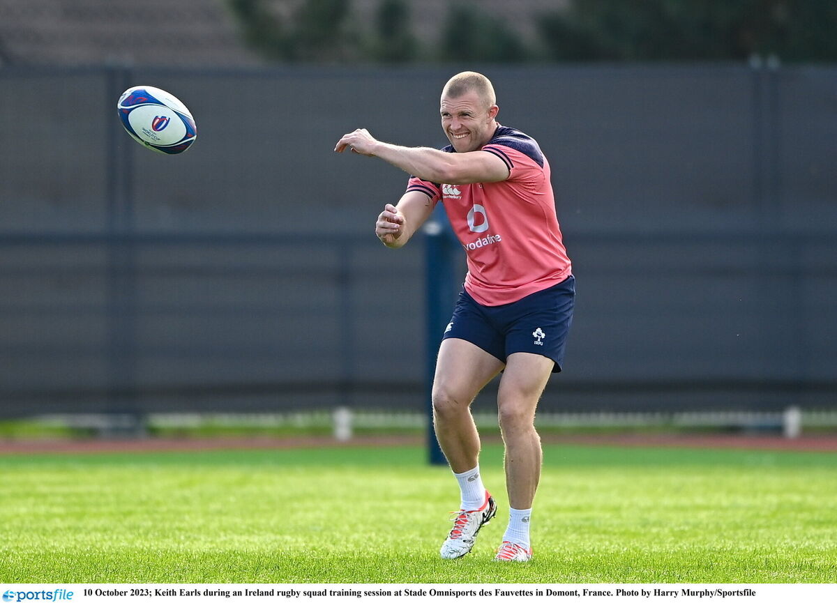 Keith Earls fires a pass at training. Picture: Harry Murphy/Sportsfile Keith Earls fires a pass at training. Picture: Harry Murphy/Sportsfile