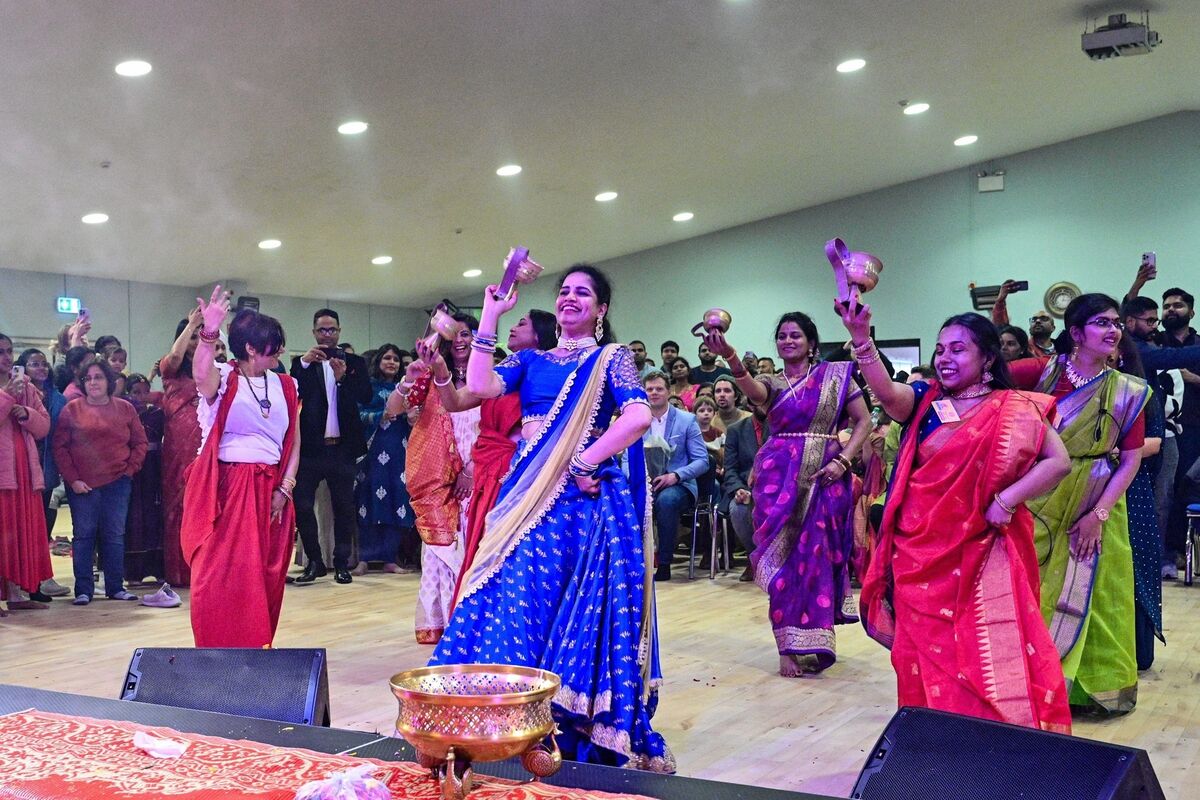  Performers delighting the hundreds in attendance at Durga Puja Cork in Mahon Community centre this Sunday. Picture by Chani Anderson