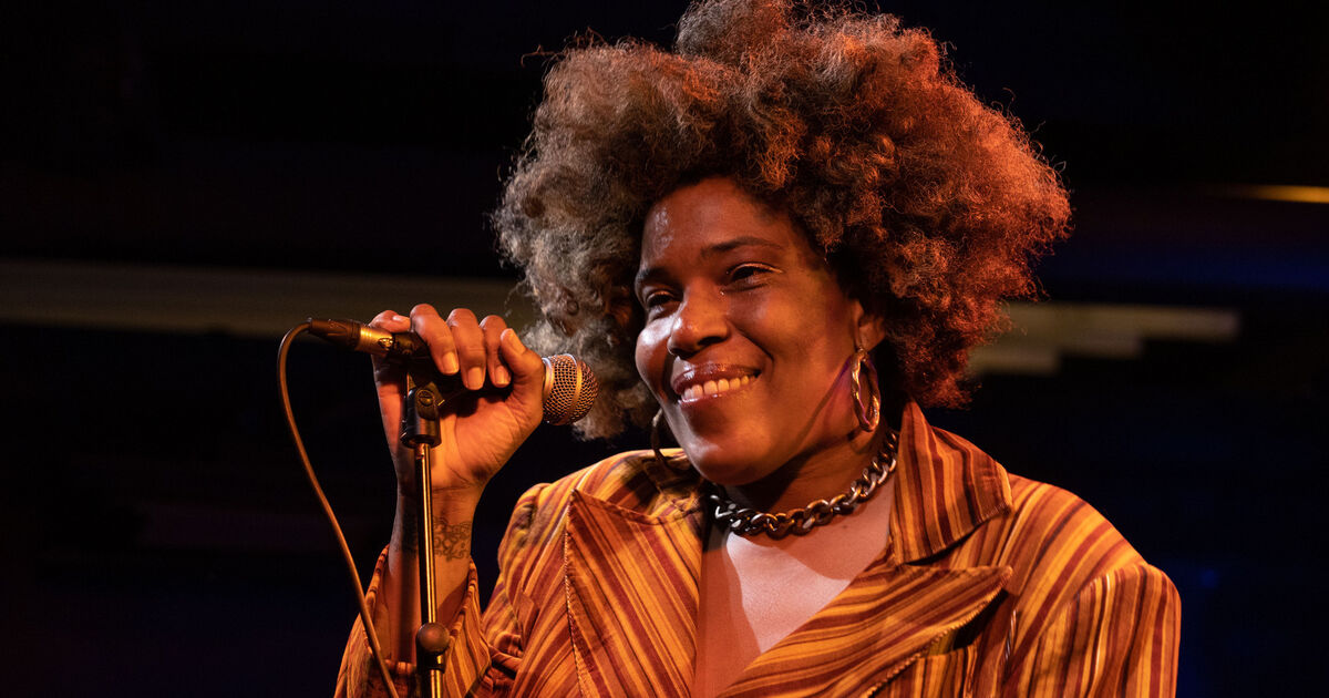 American superstar Macy Gray holds intimate gig at Cork pub ahead of sold-out Jazz Festival show - Vimarsana News