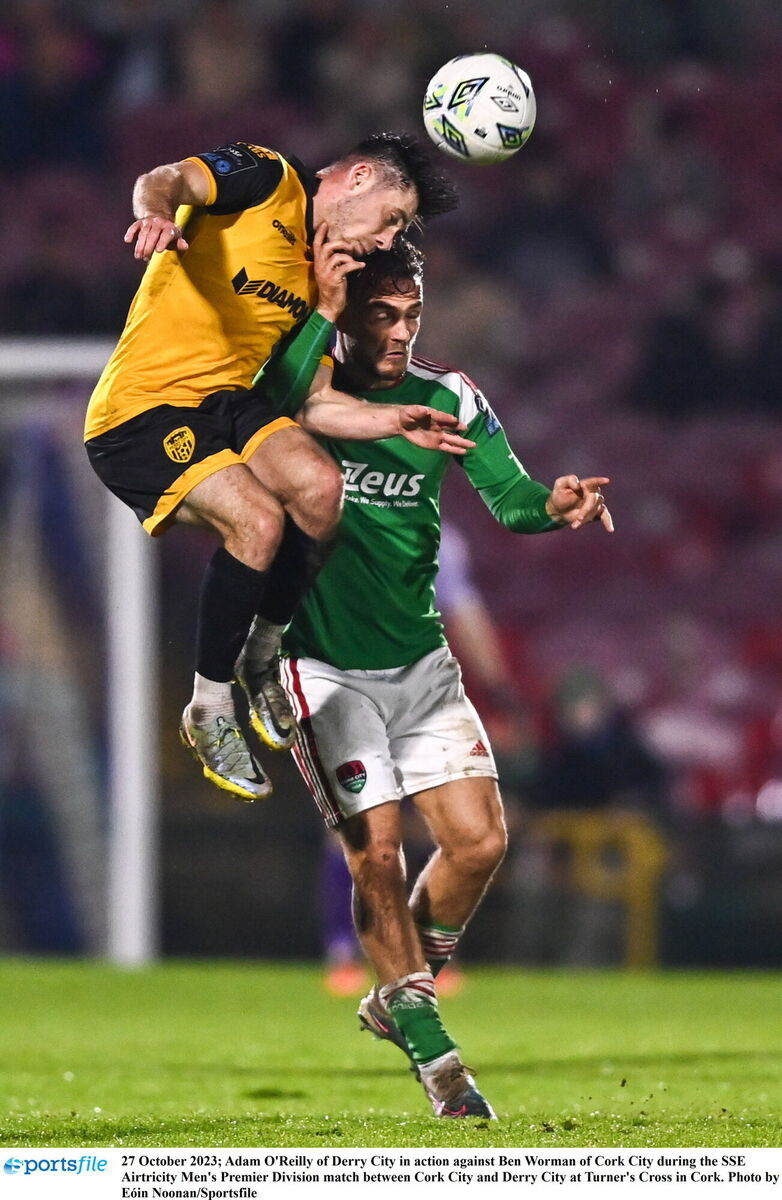 Adam O'Reilly of Derry City in action against Ben Worman of Cork City during the SSE Airtricity Men's Premier Division match between Cork City and Derry City at Turner's Cross in Cork. Photo by Eóin Noonan/Sportsfile