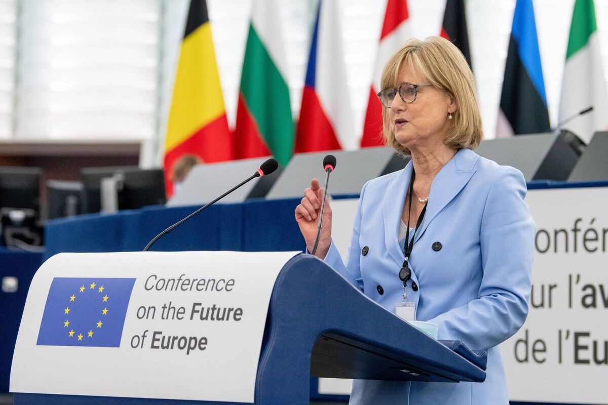 Deirdre Clune, MEP, speaking at the inaugural Conference on the Future of Europe (CoFoE).