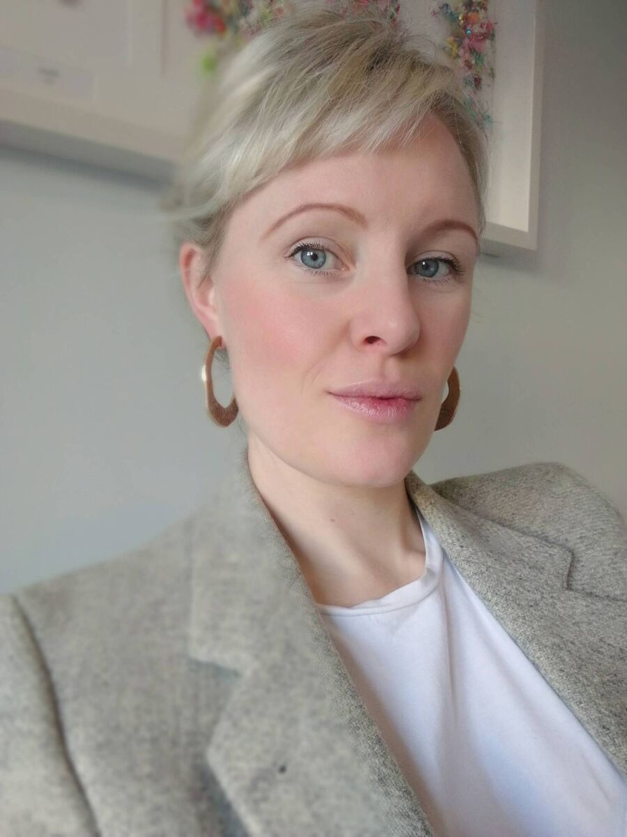 Angela O'Connell of YAWUW.