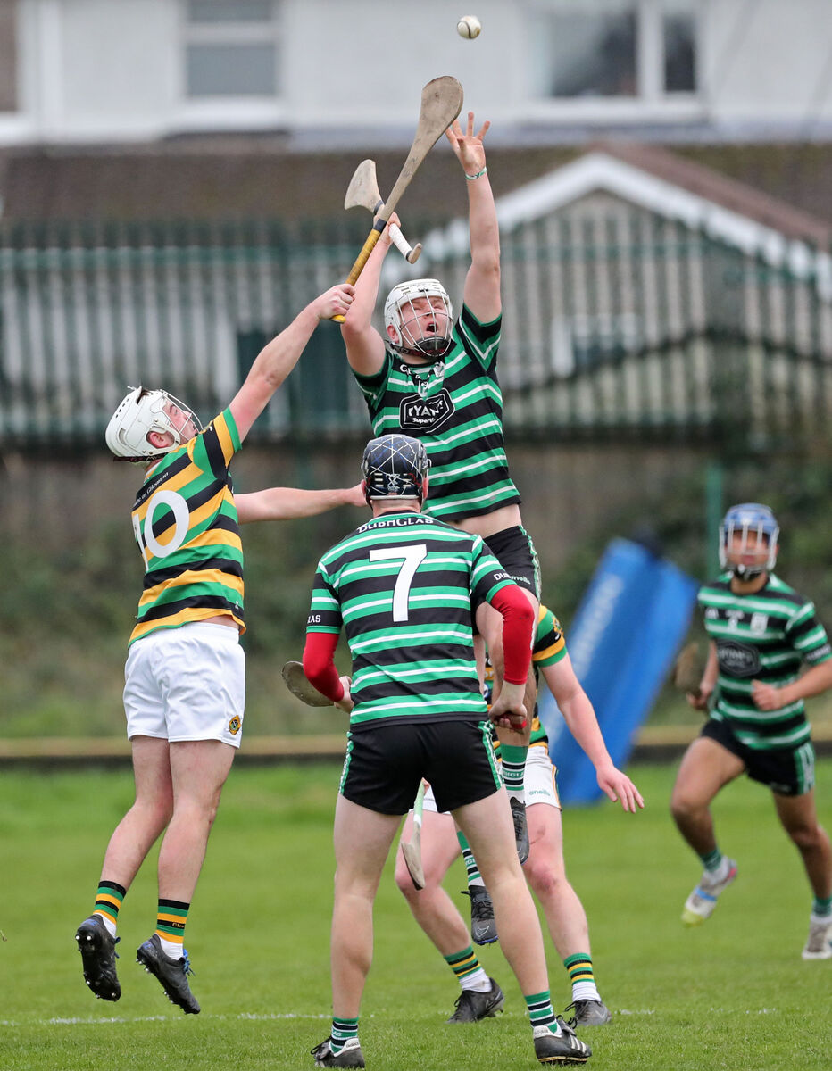  Nathan Goulding, Glen Rovers, battles for the high ball with Conor O'Donovan, Douglas. Picture: Jim Coughlan.
