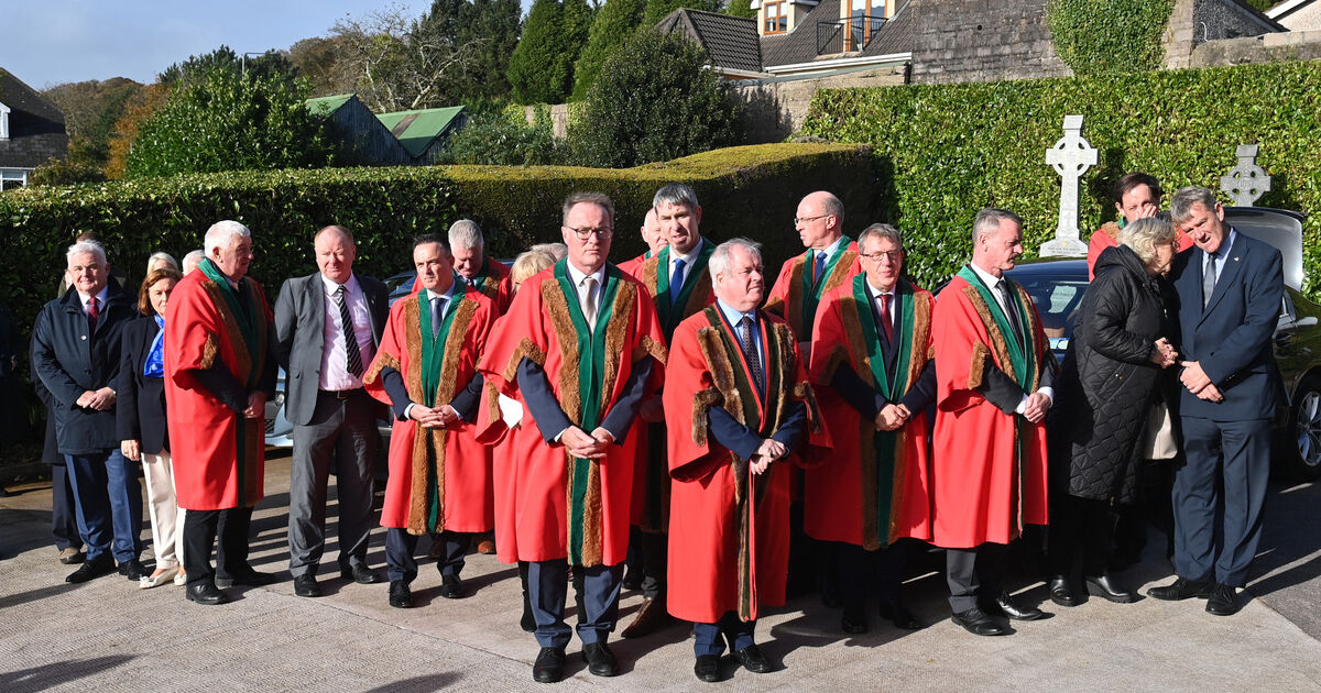 'A tireless representative': Tributes to former Lord Mayor of Cork as he is laid to rest - Vimarsana News