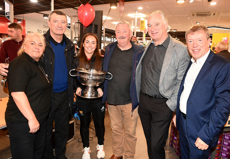 Tracey O'Connor, Jimmy Barry Murphy, Amy O'Connor, Willie Walsh,Cork show birds society; Tomas Mulcahy and Cllr Tony Fitzgerald at the official opening of the re-vamped Singleton's SuperValu in Hollyhill. Picture; Eddie O'Hare