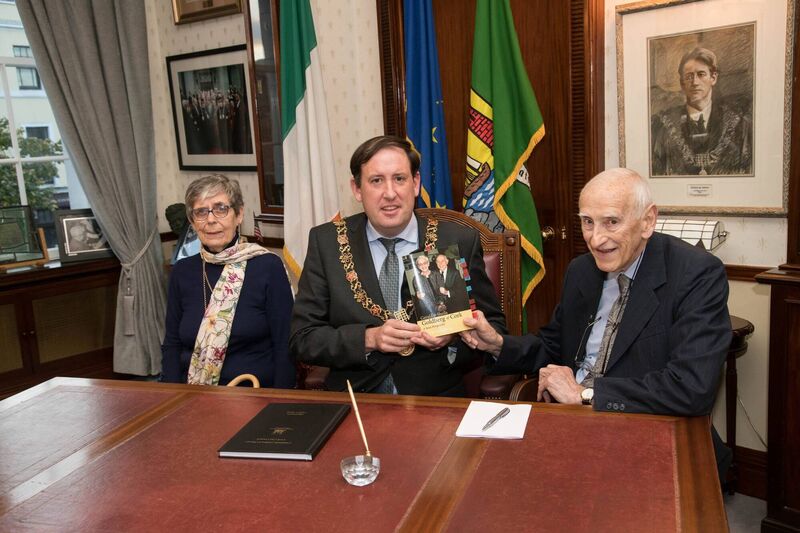 Cllr Kieran McCarthy, Lord Mayor of Cork City (centre), David Goldberg (right) and his wife Carla at the launch of ‘Gerald & Sheila Goldberg of Cork: A Son’s Perspective’ by David Goldberg. Cllr Kieran McCarthy, Lord Mayor of Cork City (centre), David Goldberg (right) and his wife Carla at the launch of ‘Gerald & Sheila Goldberg of Cork: A Son’s Perspective’ by David Goldberg.