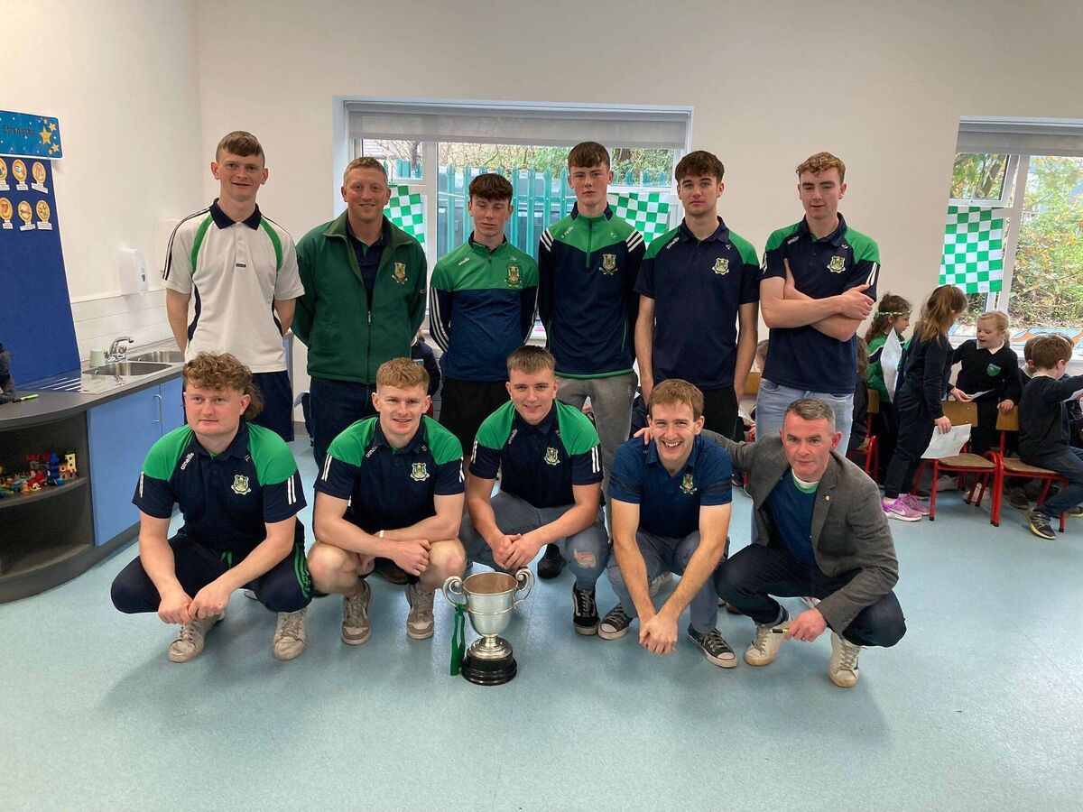 Aghabullogue hurling players and selectors during a recent visit to Aghabullogue NS. Aghabullogue hurling players and selectors during a recent visit to Aghabullogue NS.
