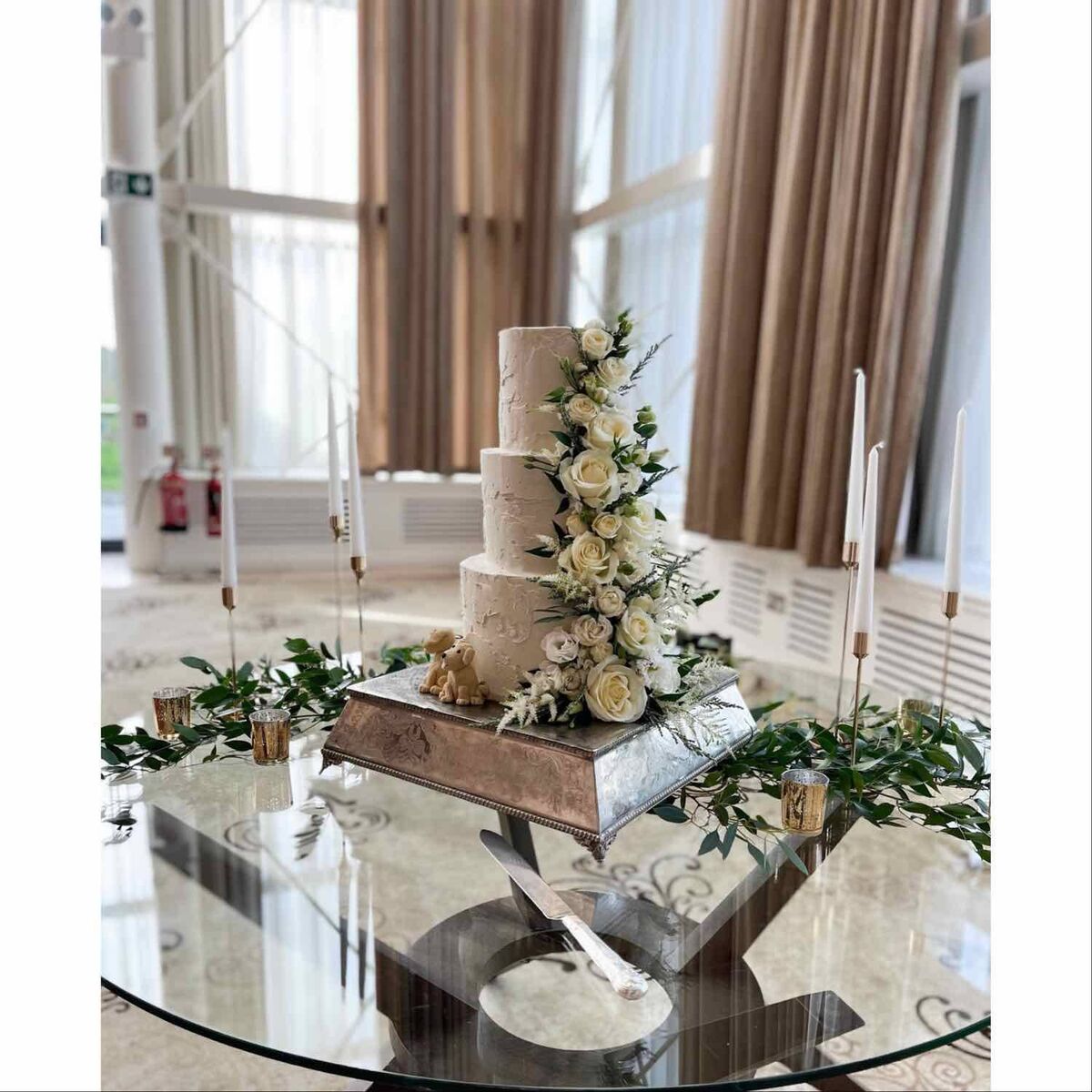 Ruairi's Kitchen has dozens of five-star reviews from couples who say their cake added an extra special touch to their big day! Ruairi's Kitchen has dozens of five-star reviews from couples who say their cake added an extra special touch to their big day!