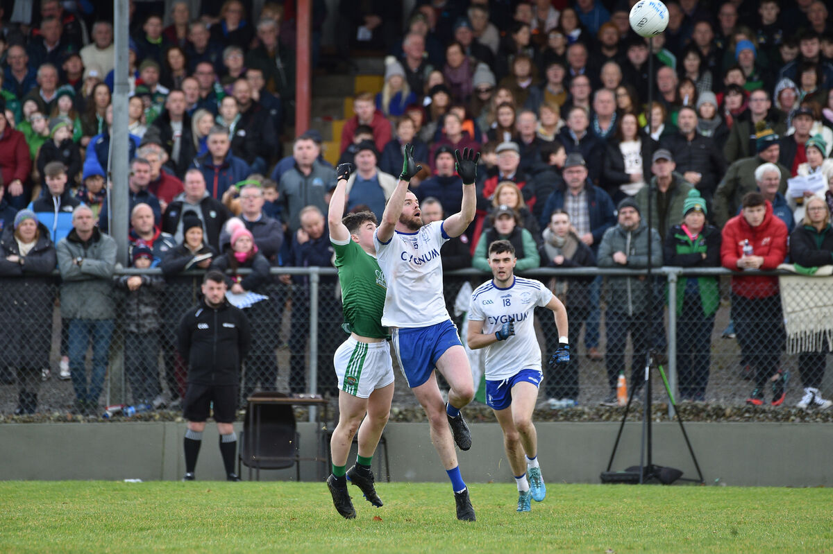  Fionbarra Ó h-Éalaithe, Cill Na Martra about to field this ball from Anthony Kelliher, Miltown during their AIB Munster GAA Club Intermediate football championship match at Cill na Martra, Co Cork. Picture Dan Linehan