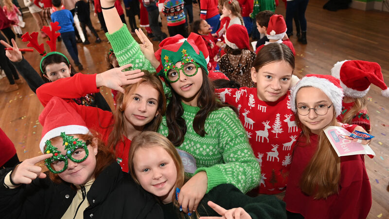 Watch: Blackrock children ‘turn on Christmas’ Watch: Blackrock children ‘turn on Christmas’