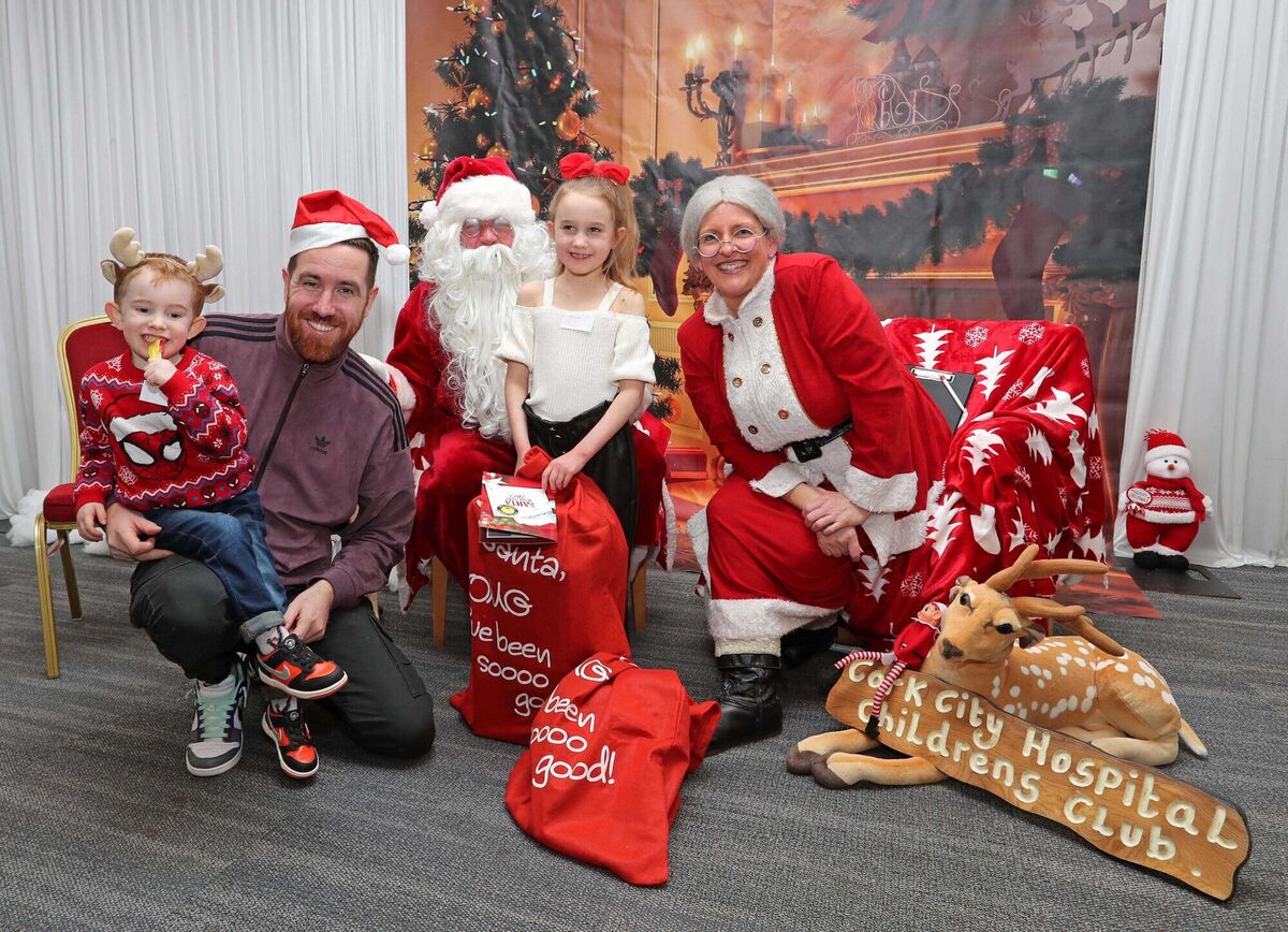 Alex, Cian and Elayna O'Sullivan, from Ballincollig with Santa and Mrs. Claus. Alex, Cian and Elayna O'Sullivan, from Ballincollig with Santa and Mrs. Claus.
