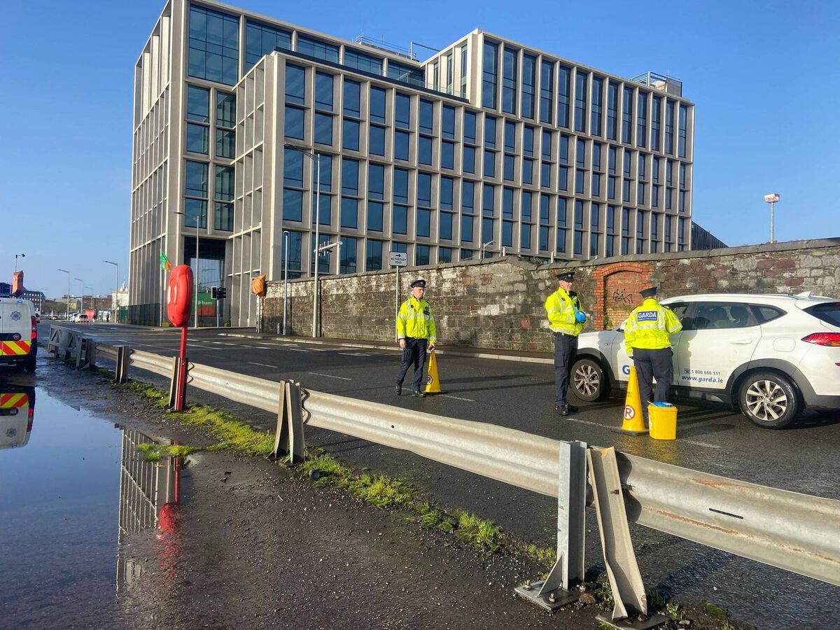 High-visibility policing to enforce road traffic legislation is underway in the run-up to Christmas. Pictured are Gardaí in Cork setting up a checkpoint on Horgan's Quay. High-visibility policing to enforce road traffic legislation is underway in the run-up to Christmas. Pictured are Gardaí in Cork setting up a checkpoint on Horgan's Quay.