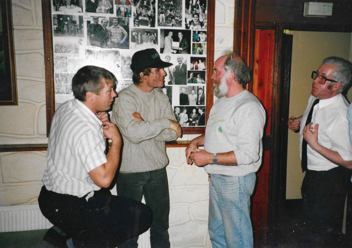 Diarmuid Ó Suilleabháin was a journalist and broadcaster with RTÉ Ráidió na Gaeltachta in west Kerry, as well as being a noted sean nós singer. He's pictured here, third from the left, speaking with Tom Cruise who was in the area to film Far &amp; Away in the 1990s. Also pictured is Páidí Ó Sé. 