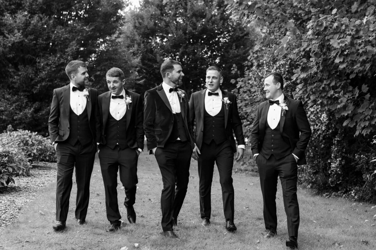 Groomsmen were David O’Shea (Timmys brother), Johnny O’Sullivan, Brian Healy and Chris Maguire (friends). Groomsmen were David O’Shea (Timmys brother), Johnny O’Sullivan, Brian Healy and Chris Maguire (friends).