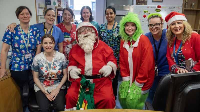 WATCH: Santa spreads cheer to children in hospitals in Cork city WATCH: Santa spreads cheer to children in hospitals in Cork city