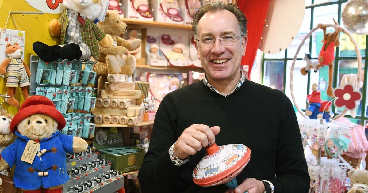 Cork retailers reporting strong sales and busy trade in run-up to Christmas - Vimarsana News