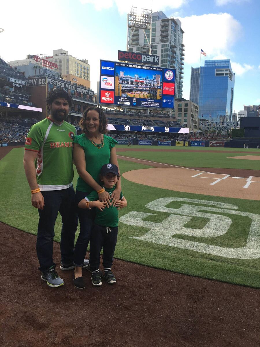 Máirtín de Cógáin with wife Mitra, his son Milo
