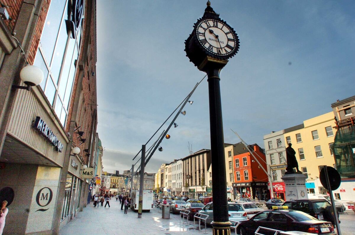 Mangans clock on Patrick's Street. Mangans clock on Patrick's Street.