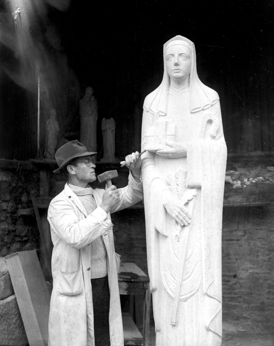 Cork sculptor Séamus Murphy at work on a statue of St Brigid in May, 1947 Cork sculptor Séamus Murphy at work on a statue of St Brigid in May, 1947