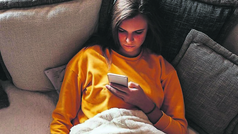 Here’s a January detox we can all try to embrace: a digital one