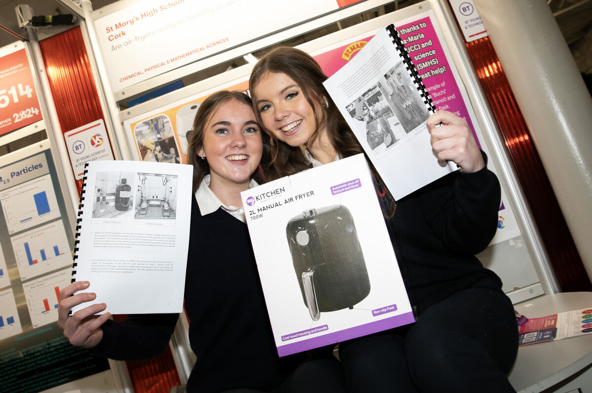 Kate Mcevoy & Miriam Finn from St Mary's high school Cork with project "are air fryers really as healthy as we think ?" Photo: Gareth Chaney/Collins Kate Mcevoy & Miriam Finn from St Mary's high school Cork with project "are air fryers really as healthy as we think ?" Photo: Gareth Chaney/Collins
