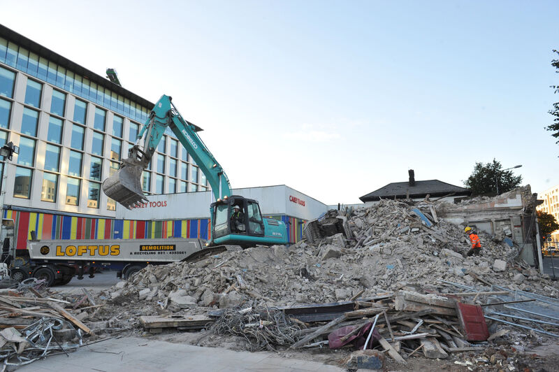  Crowds watched the demolition of The Sextant Bar, Cork. Demolition by Loftus, took place overnight after starting at approx 10pm on Friday 29th August 2020. Pic; Larry Cummins
