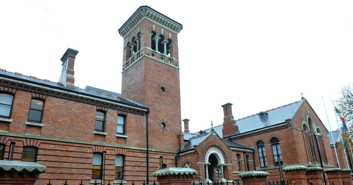 Drunken man sleeping on footpath in Cork city rolled out in path of oncoming motorbike - Vimarsana News