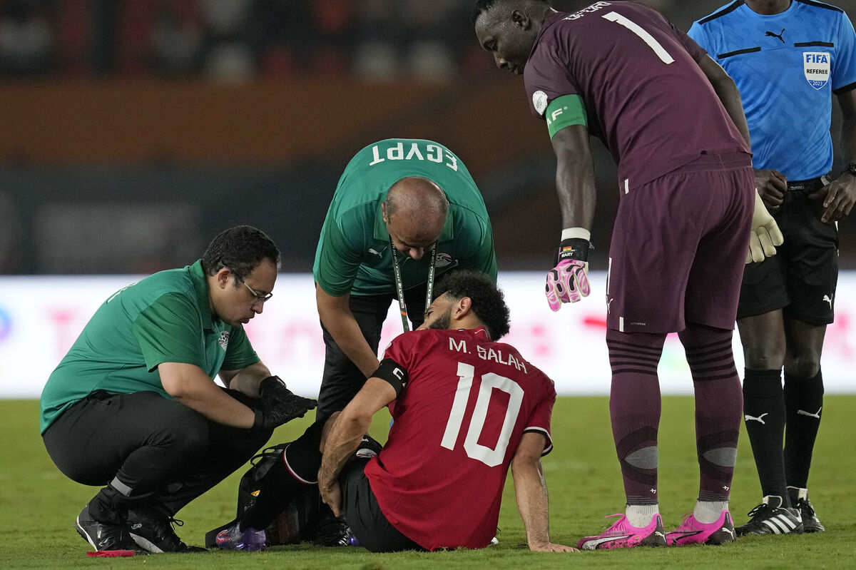 Egypt's Liverpool winger Mohamed Salah receives medical treatment during the African Cup of Nations Group B soccer match between Egypt and Ghana in Abidjan, Ivory Coast. Picture: AP Photo/Themba Hadebe Egypt's Liverpool winger Mohamed Salah receives medical treatment during the African Cup of Nations Group B soccer match between Egypt and Ghana in Abidjan, Ivory Coast. Picture: AP Photo/Themba Hadebe