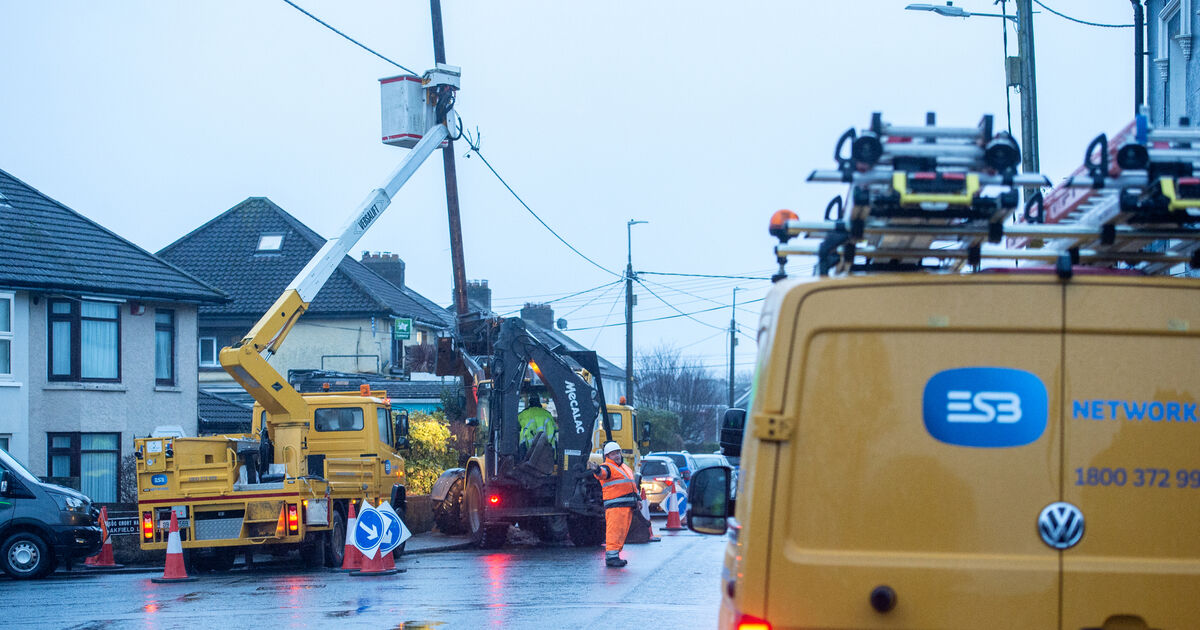 Difficult travelling conditions and power outages as Storm Isha hits Cork - Vimarsana News