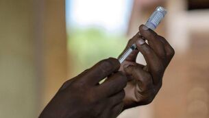 <p class="contextmenu internal_Caption">Health officials prepare to administer the world’s first vaccine against malaria in a pilot programme in Malawi, in Africa, in 2019.</p>