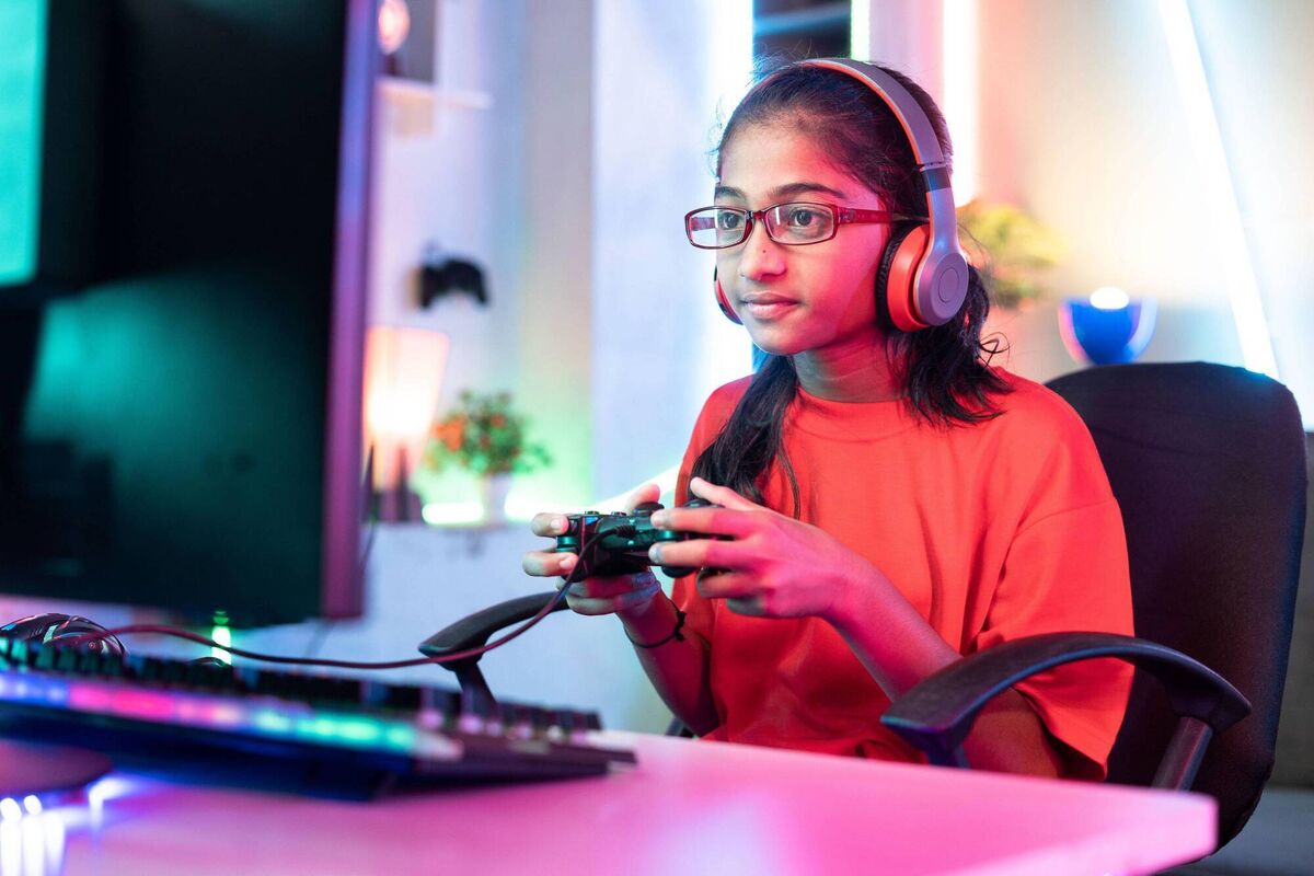 Excessive use of video games is linked to sleep disorders and poor sleep quality. Excessive use of video games is linked to sleep disorders and poor sleep quality.