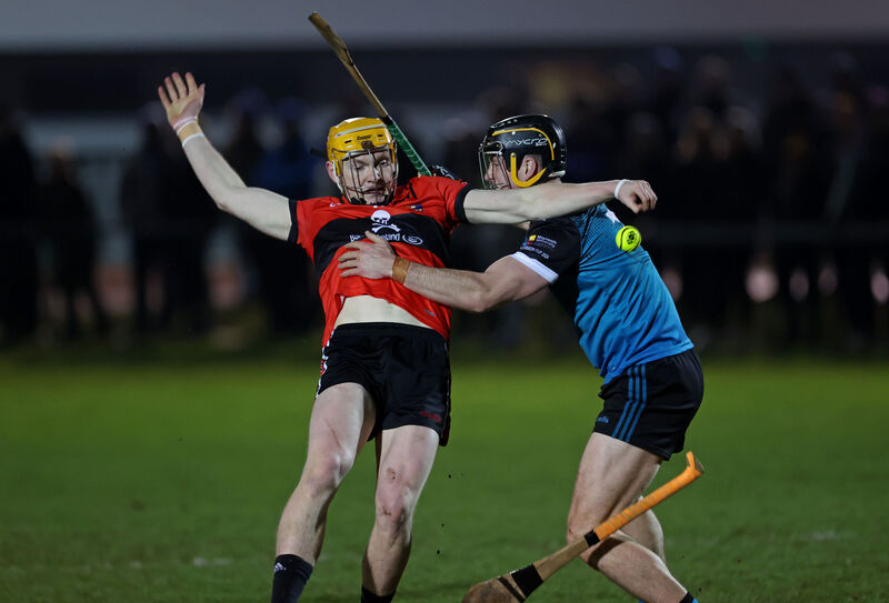 Shane Barrett en action pour Union Carbide Corporation contre Maynooth lors de la coupe Fitzgibbon à Mardyke.  Photo : Jim Coughlan