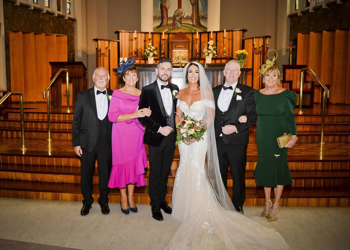 L'heureux couple s'est marié à l'église Notre-Dame de Mayfield.