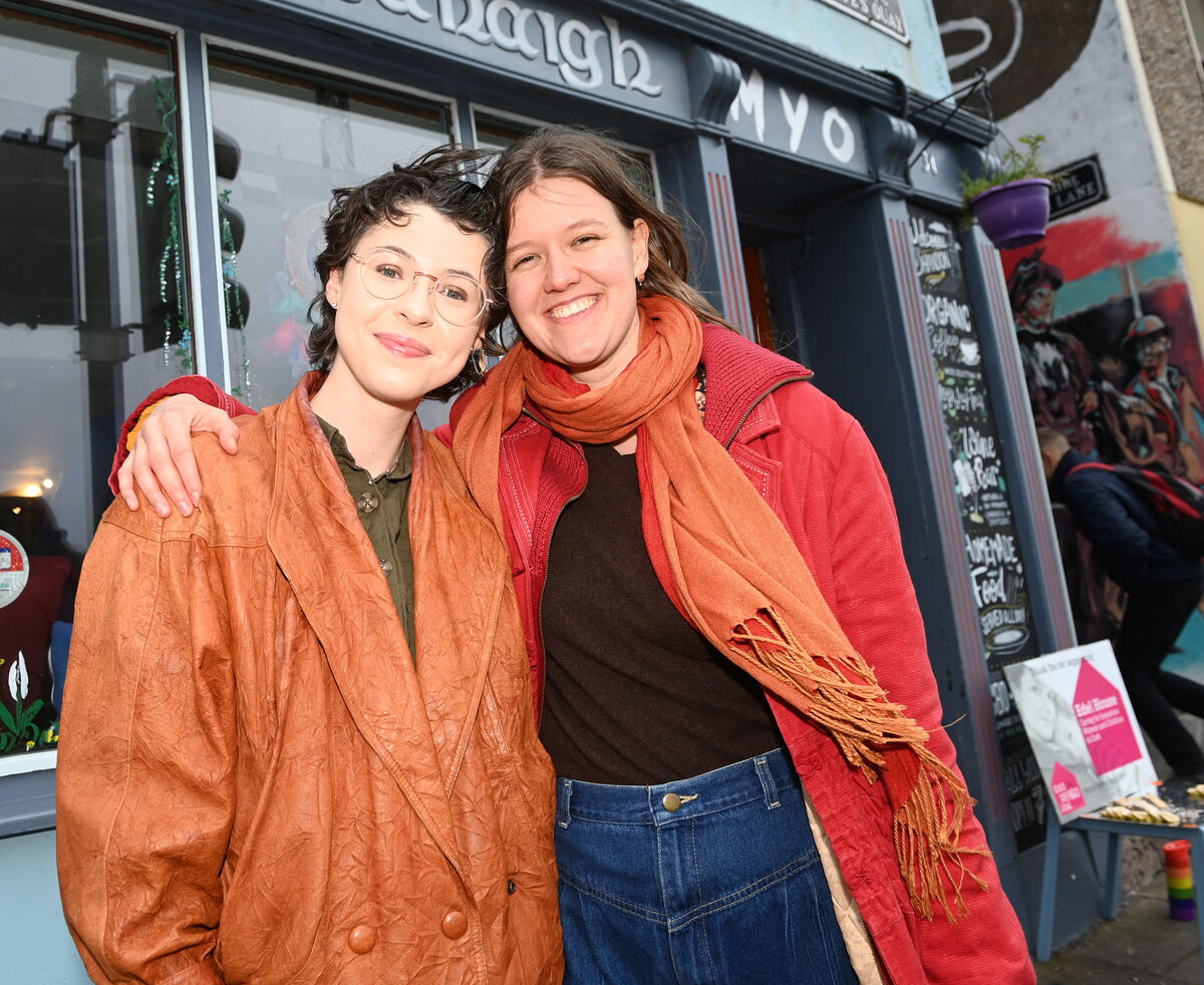 Singer/songwriters Ivy Favier and Wike Schippers at the St. Brigid's day street celebrations at Myo Cafe on Pope's quay, Cork. Picture: Eddie O'Hare Singer/songwriters Ivy Favier and Wike Schippers at the St. Brigid's day street celebrations at Myo Cafe on Pope's quay, Cork. Picture: Eddie O'Hare
