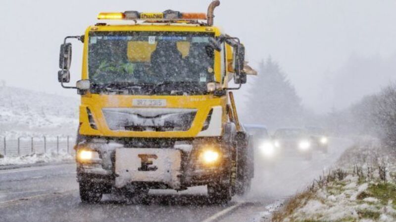 Icy weather in Northern Ireland threatens to disrupt travel Icy weather in Northern Ireland threatens to disrupt travel