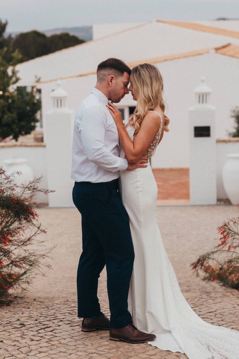 Lisa Histon Lynch and Daniel Lynch, from Cobh, who were married in Portugal. Lisa Histon Lynch and Daniel Lynch, from Cobh, who were married in Portugal.