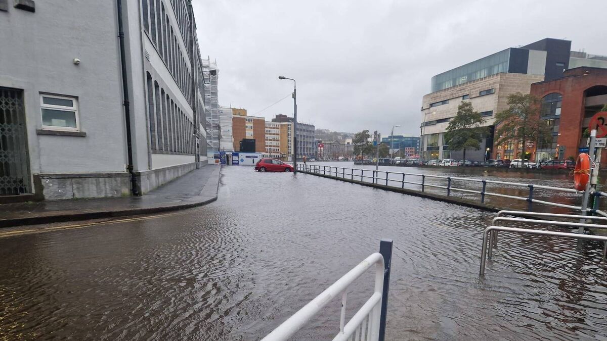 Cork City Council issues weekend flood warning for city centre