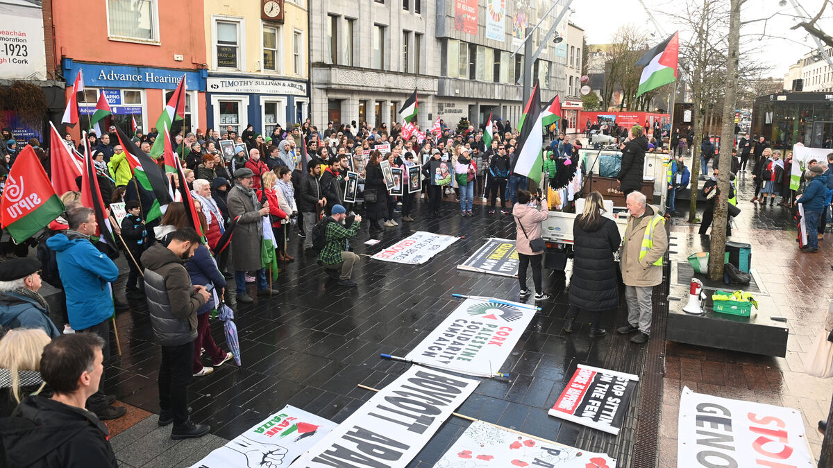 Crowds take to the streets of Cork in 18th weekly rally calling for ceasefire in Gaza