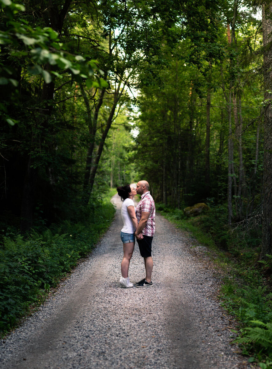 People need to look beyond their 10K radius, and be prepared to travel a few extra kilometres to find a partner. People need to look beyond their 10K radius, and be prepared to travel a few extra kilometres to find a partner.