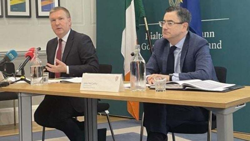 Irish public debt of €42,000 per person ‘very significant’ for small country Irish public debt of €42,000 per person ‘very significant’ for small country