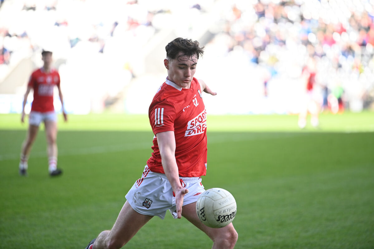  Aaron O'Sullivan fires a pass. Picture: Larry Cummins