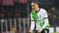 Premier League: Title race on a knife-edge