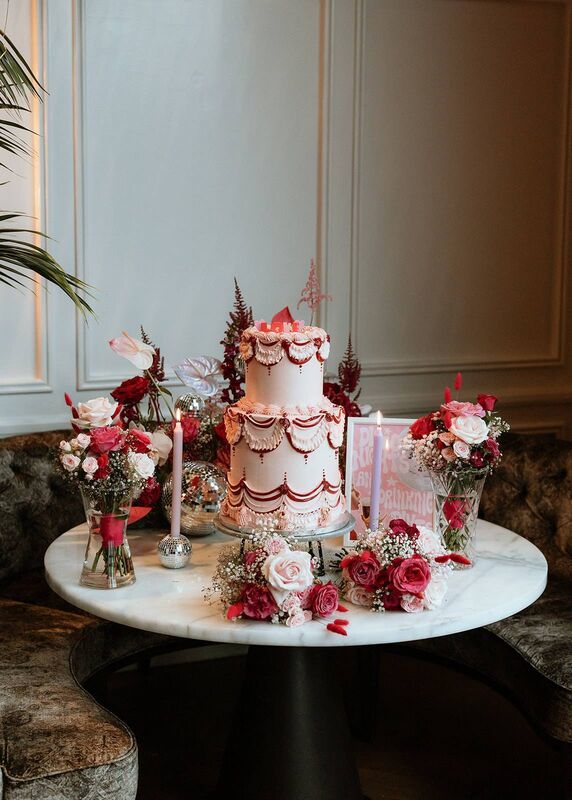 The gorgeous cake.