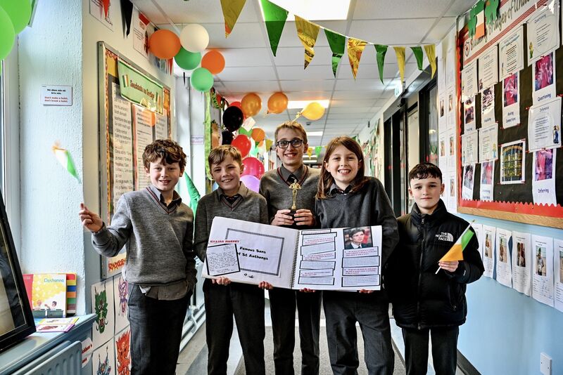 Rory McDonnell, Louis Sheehan, Luke Twohig and Leo Barry from St Anthony’s boys primary school, Ballinlough pictured holding an Oscar and messages of congratulations for past pupil Cillian Murphy. Picture by Chani Anderson