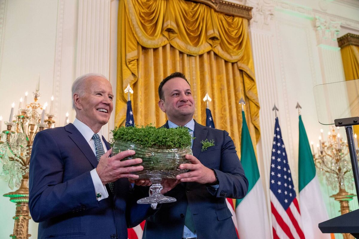 Taoiseach Leo Varadkar presents President Joe Biden with the traditional St. Patrick's Day bowl of shamrock. Photo credit: Tasos Katopodis 