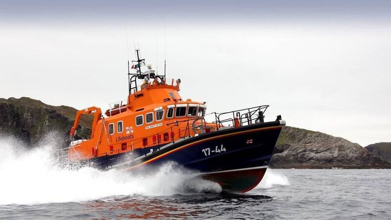 RNLI comes to aid of three people after boat gets into difficulty off coast of West Cork 