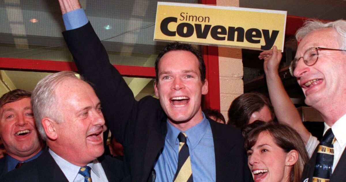 Praise for Simon Coveney's 'skill and determination' but opposition politicians say 'wheels are coming off' - Vimarsana News